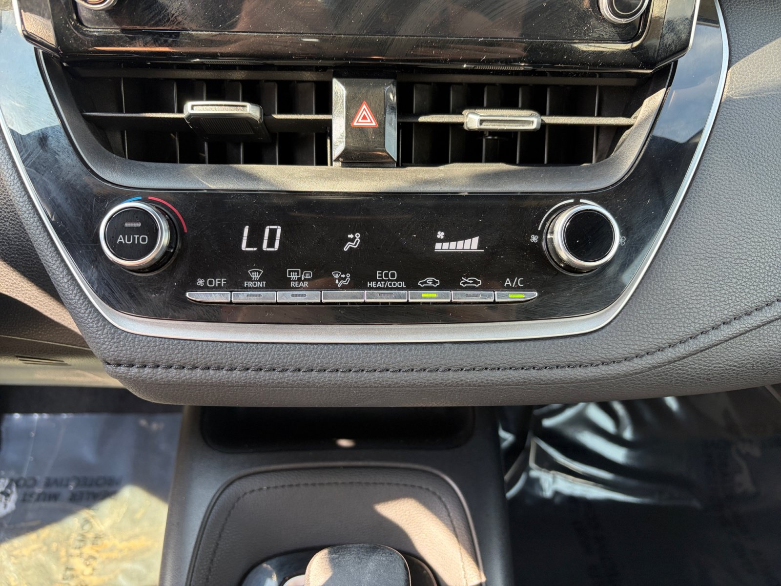Used 2020 Toyota Corolla SE w/ Carpet Mat Package (TMS) FWD image 22