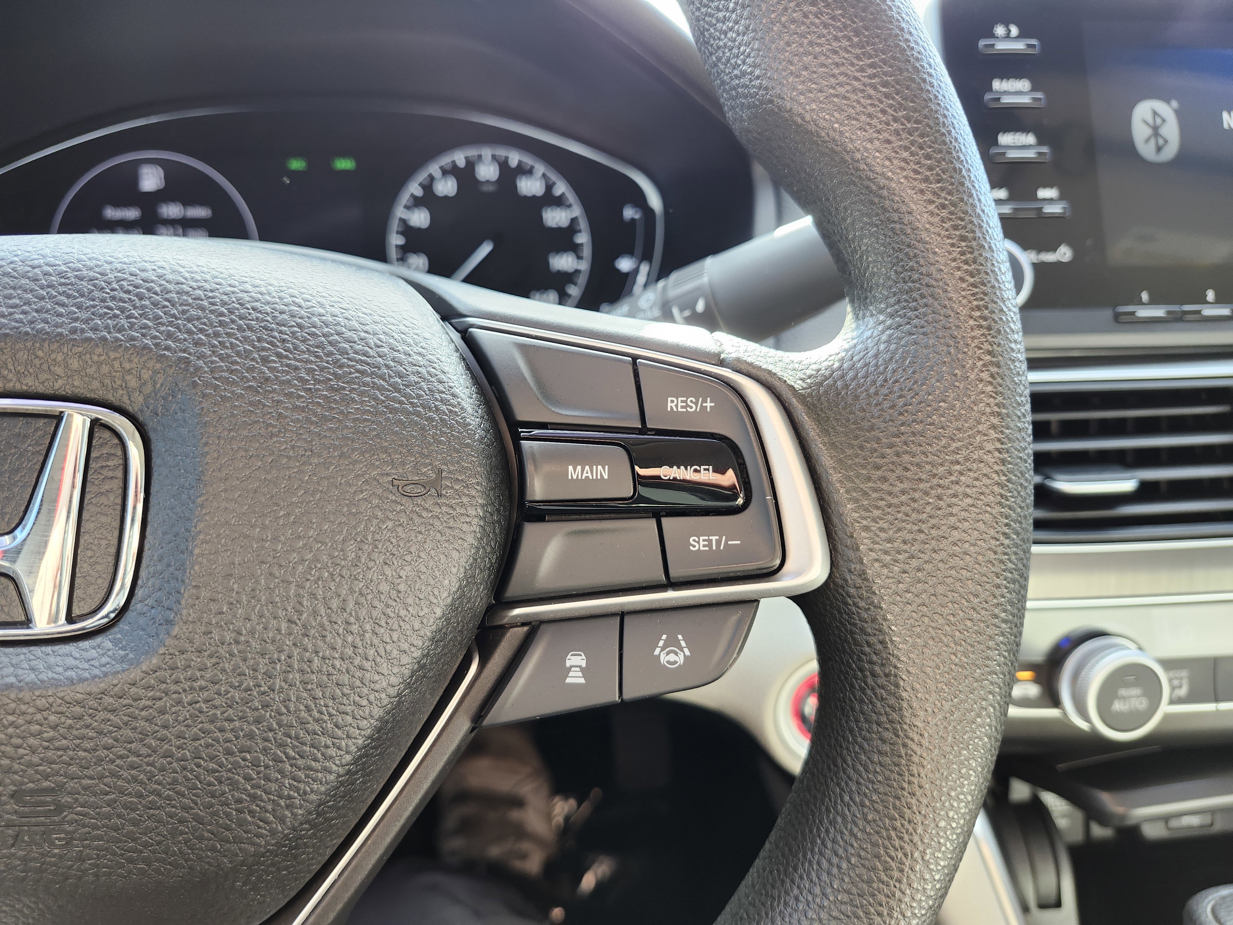 Used 2018 Honda Accord LX image 30