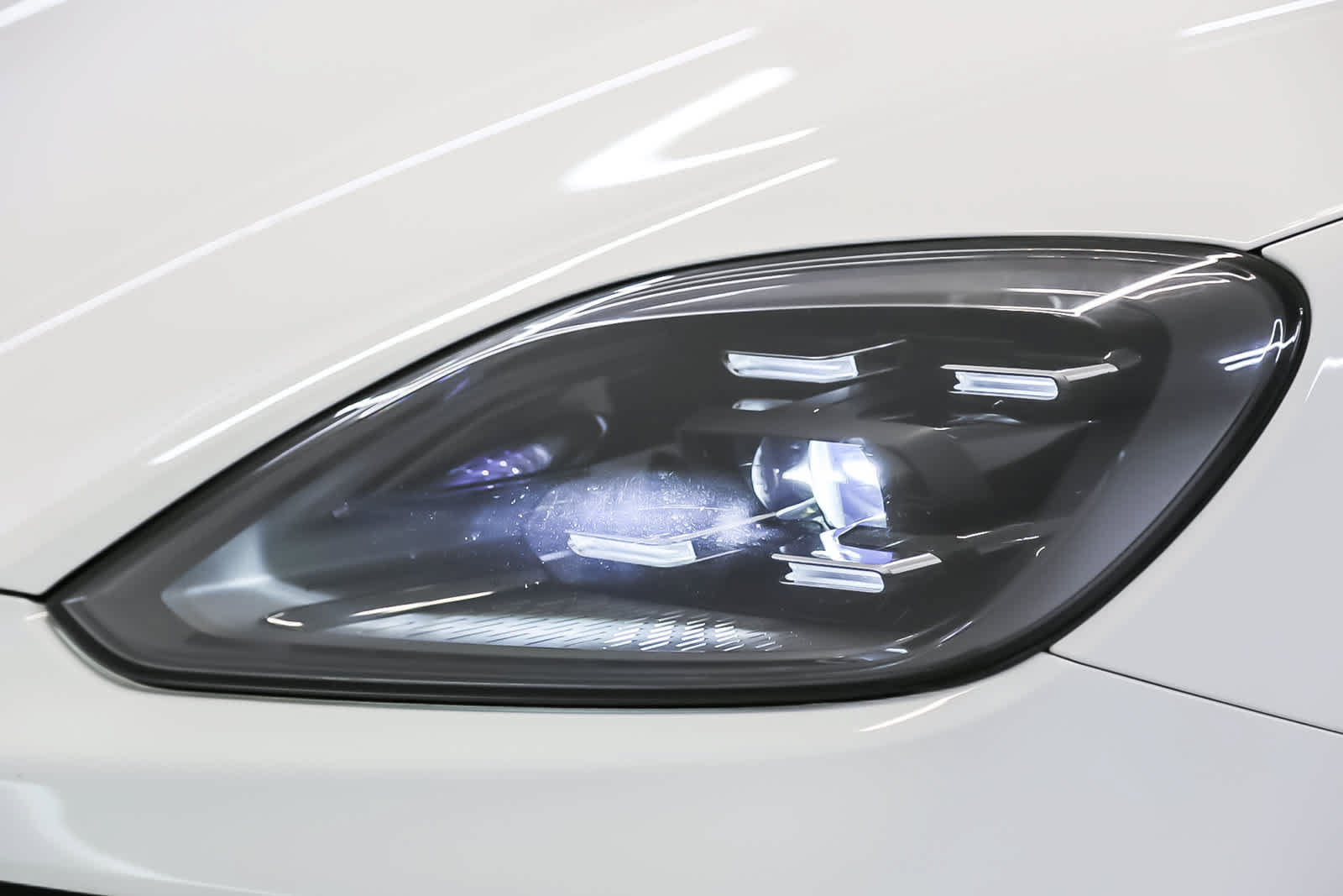 Certified 2024 Porsche Cayenne AWD/4WD image 15