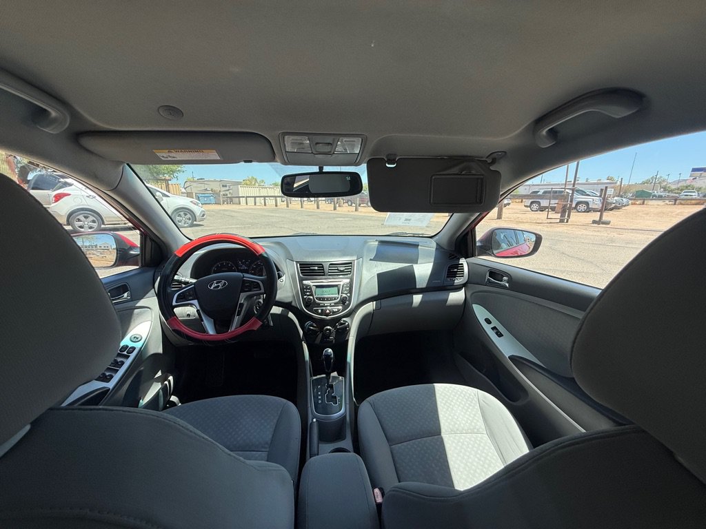 Used 2013 Hyundai Accent SE FWD image 16