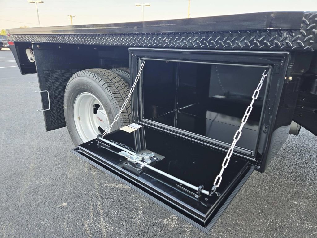 New 2025 GMC Sierra 3500 Pro w/ Convenience Package image 18