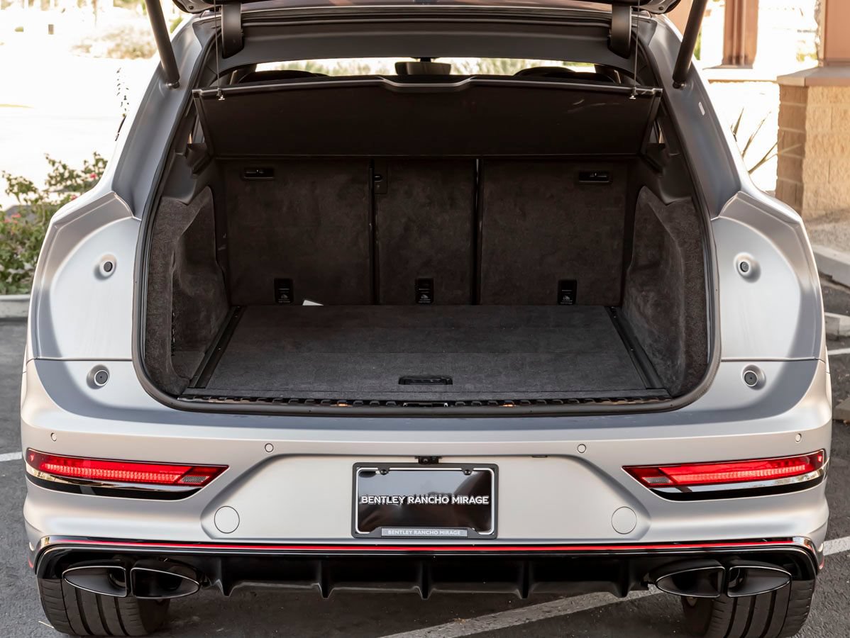 Certified 2025 Bentley Bentayga AWD/4WD image 27