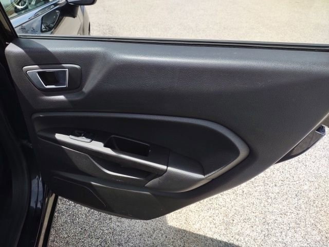 Used 2014 Ford Fiesta Titanium FWD image 21