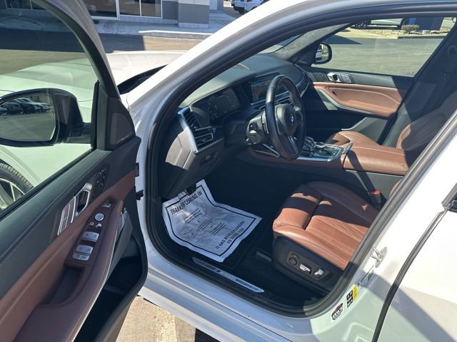 Used 2022 BMW X7 M50i w/ Dynamic Handling Package image 15