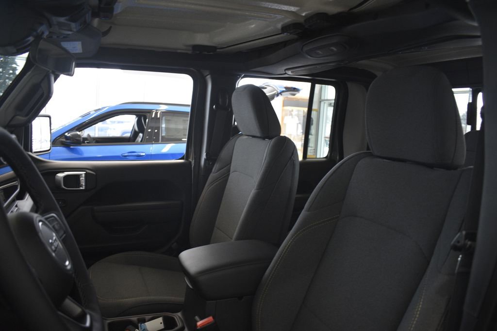 New 2025 Jeep Gladiator Sport image 30