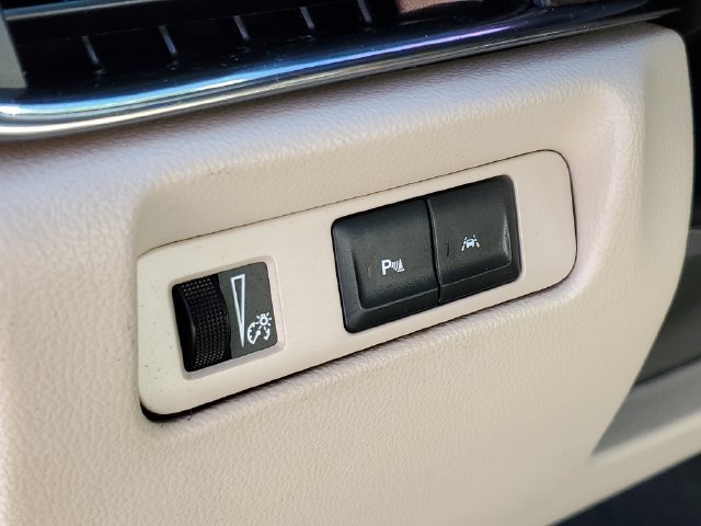 Used 2018 Cadillac ATS Luxury w/ Safety and Security Package AWD/4WD image 12