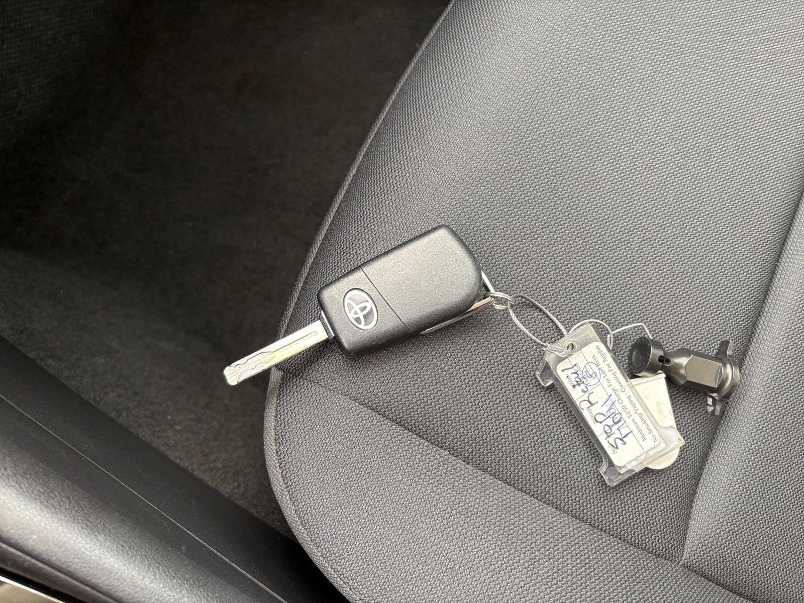 Used 2025 Toyota Corolla LE image 21