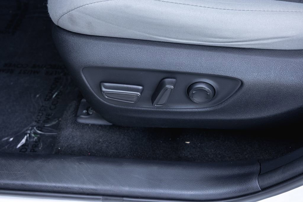 Used 2021 Toyota RAV4 XLE w/ Carpet Mat Package (TMS) image 12