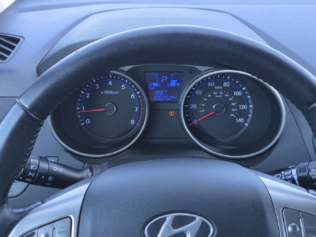 Used 2012 Hyundai Tucson Limited AWD/4WD image 8