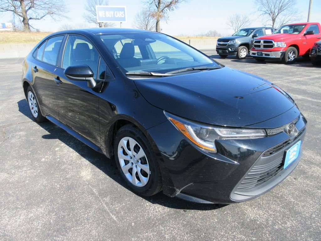 Used 2023 Toyota Corolla LE image 7