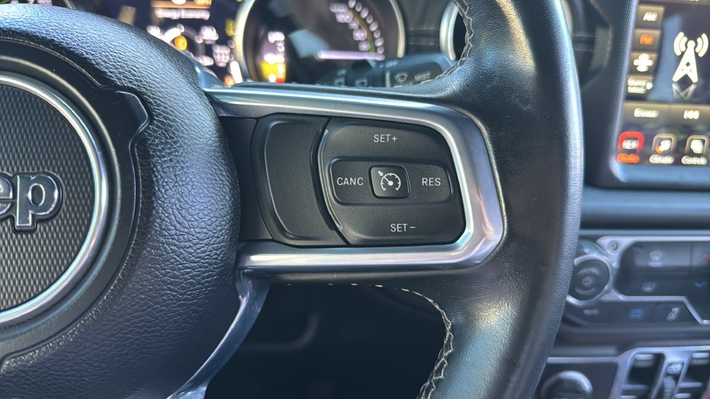 Used 2021 Jeep Wrangler Unlimited Sahara AWD/4WD image 19