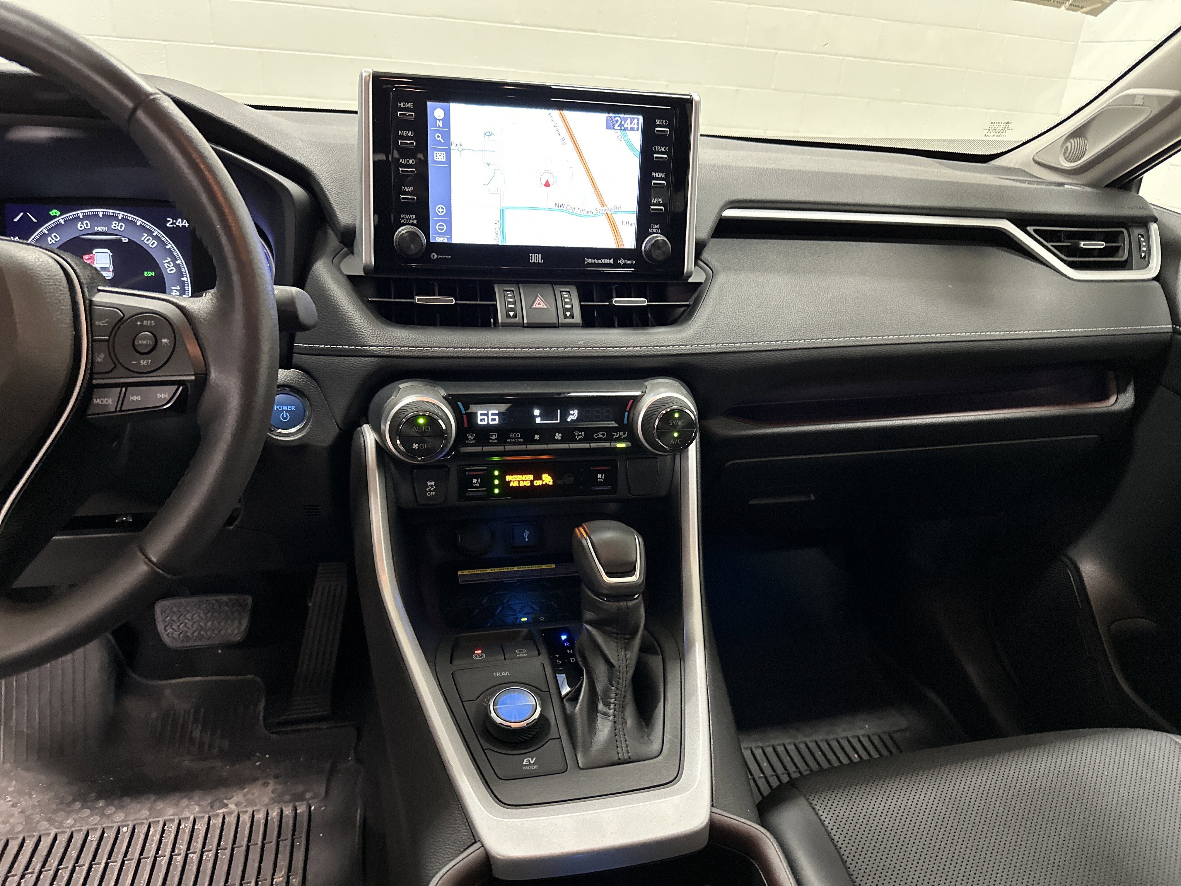 Used 2021 Toyota RAV4 Limited image 30