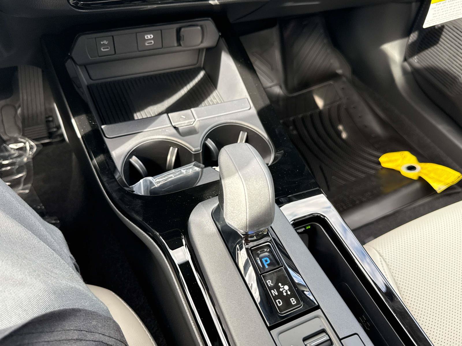 New 2027 Toyota Prius Limited FWD image 17