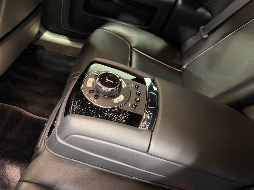 Used 2017 Rolls-Royce Ghost RWD image 29