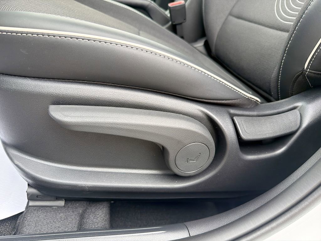 Certified 2026 Hyundai Venue SEL FWD image 13