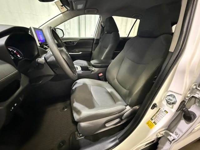Used 2024 Toyota RAV4 LE AWD/4WD image 10
