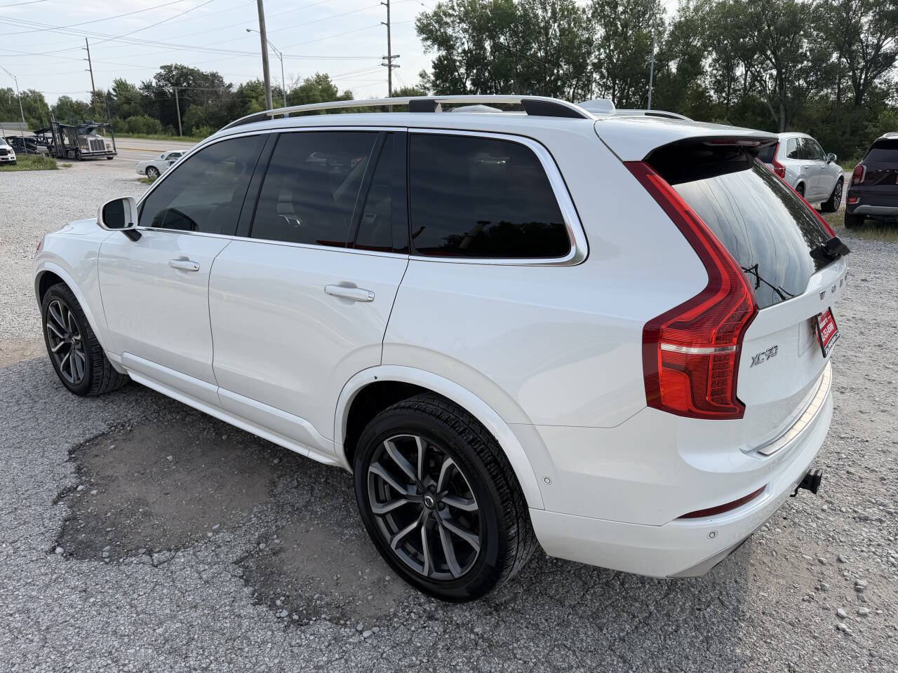 Used 2016 Volvo XC90 T6 Momentum w/ Momentum Plus Package AWD/4WD image 5