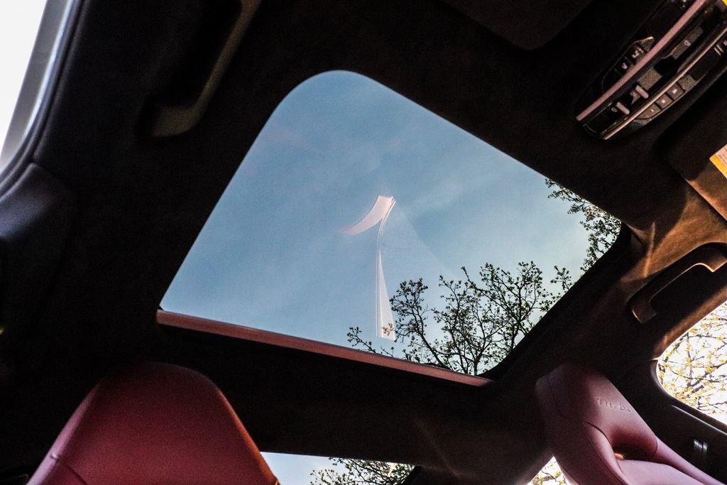 Used 2017 Porsche Panamera Turbo image 28