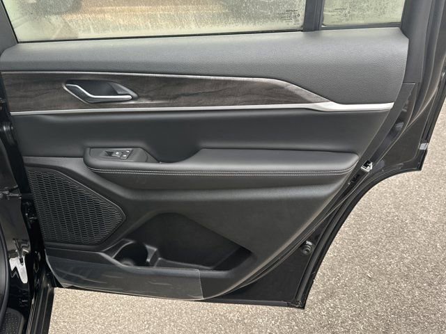 New 2025 Jeep Grand Cherokee L Limited w/ Black Appearance Package image 18