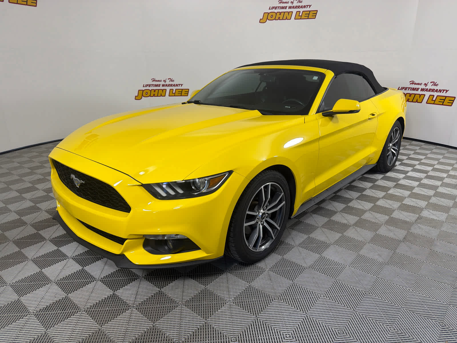 Used 2016 Ford Mustang Premium RWD image 1