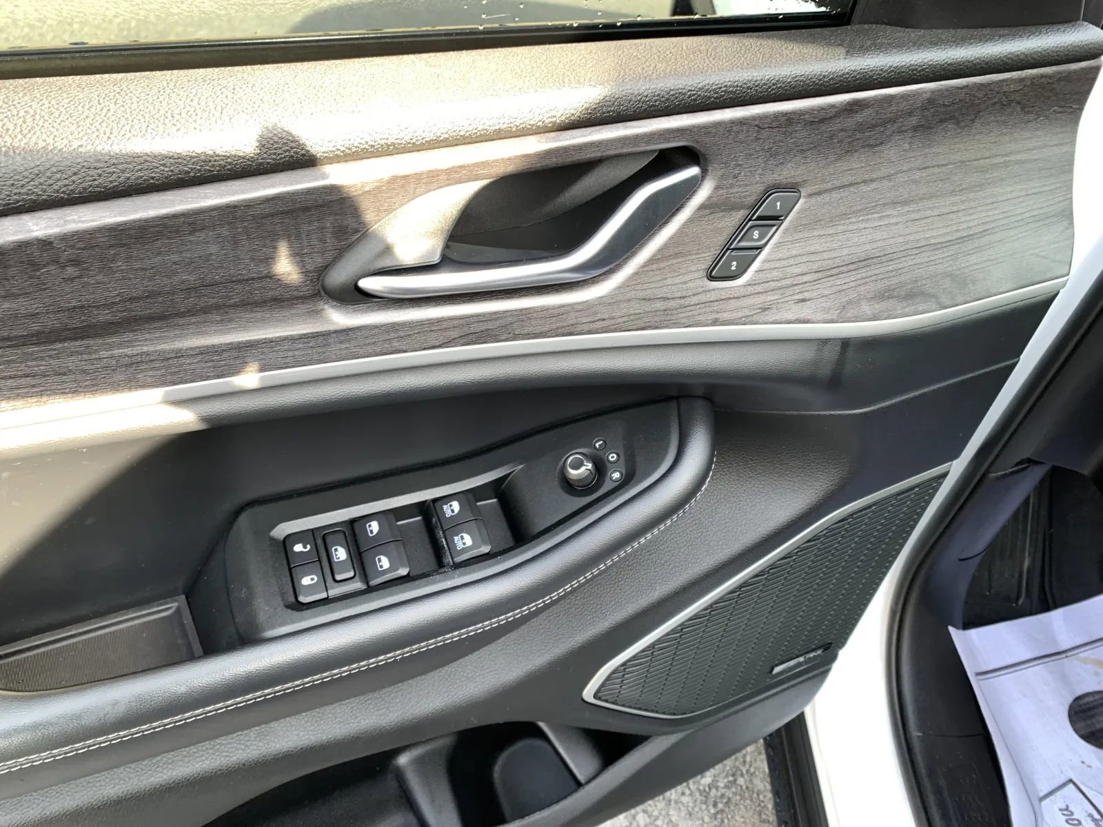 Used 2021 Jeep Grand Cherokee L Limited RWD image 22