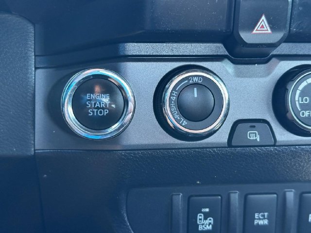 Used 2019 Toyota Tacoma TRD Sport w/ Technology Package AWD/4WD image 21