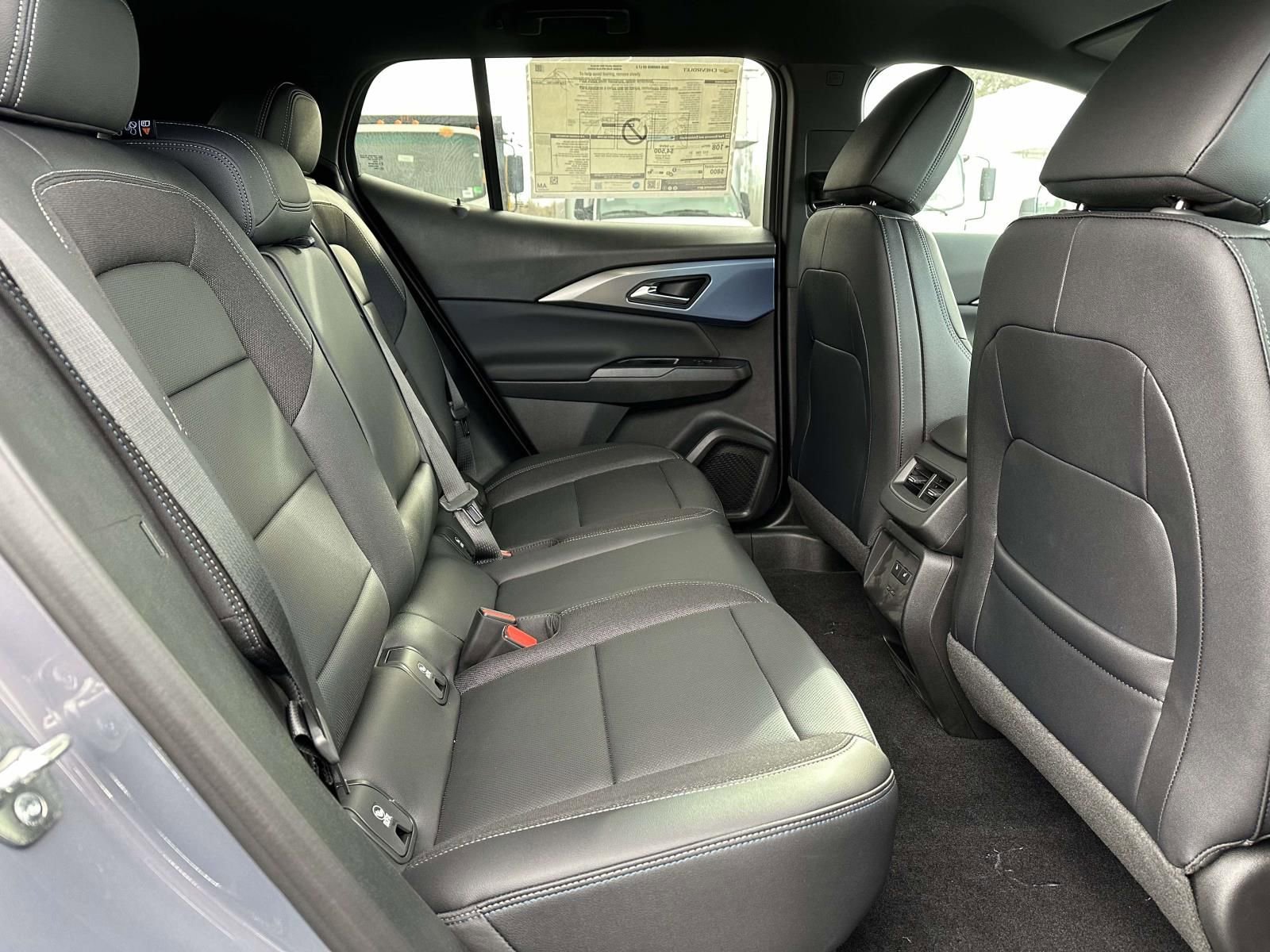 New 2026 Chevrolet Equinox EV LT w/ Convenience Package II image 24