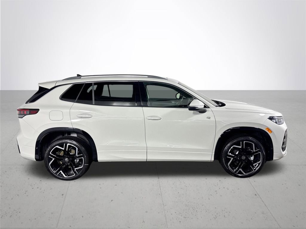 New 2026 Volkswagen Tiguan SEL R-Line image 5