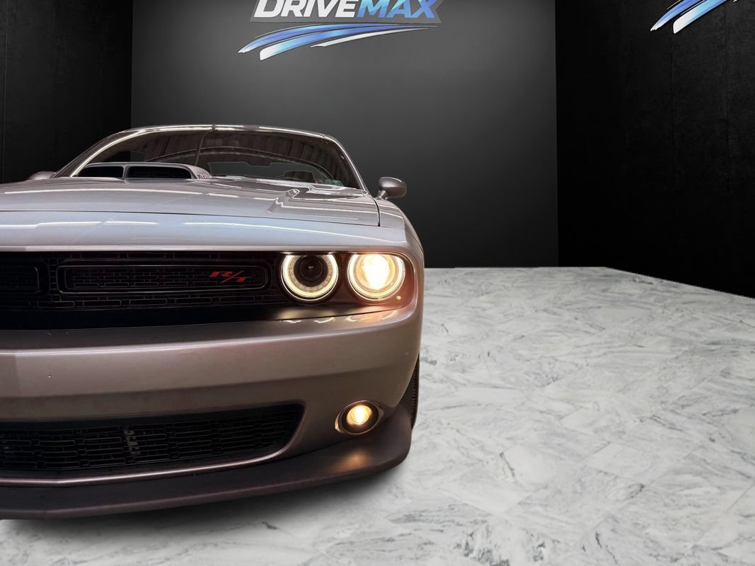 Used 2016 Dodge Challenger R/T Scat Pack RWD image 10