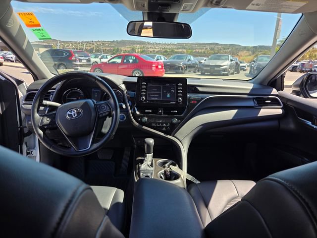 Used 2022 Toyota Camry SE FWD image 13