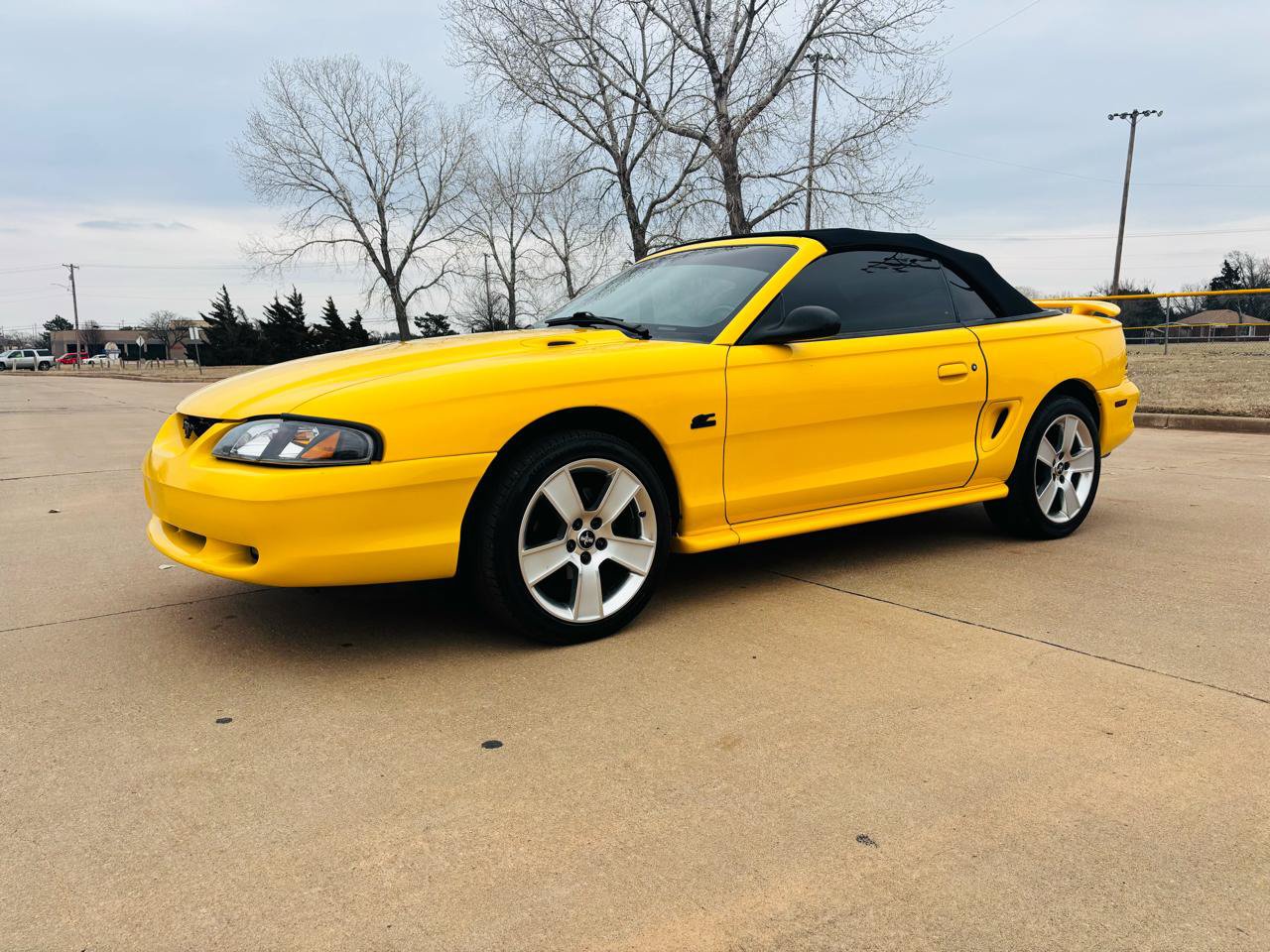 Used 1995 Ford Mustang GT RWD image 2