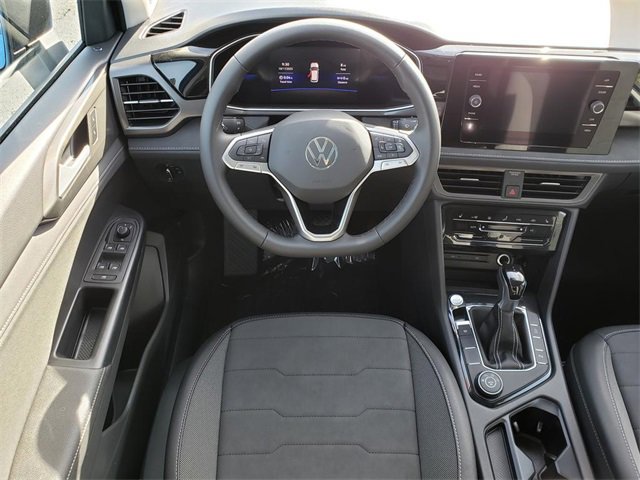 New 2025 Volkswagen Taos SE image 10