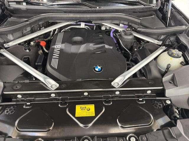 Used 2025 BMW X7 xDrive40i w/ Executive Package image 48