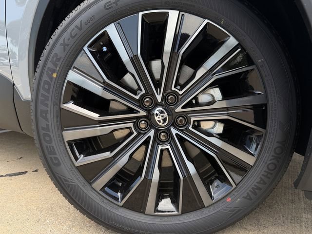 New 2026 Toyota C-HR AWD/4WD image 10