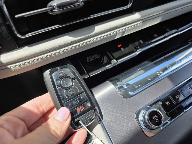 New 2026 Lincoln Aviator 2WD image 16