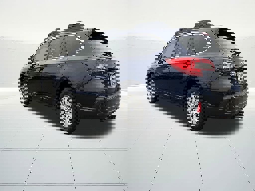 Used 2018 Subaru Outback 2.5i Premium image 3