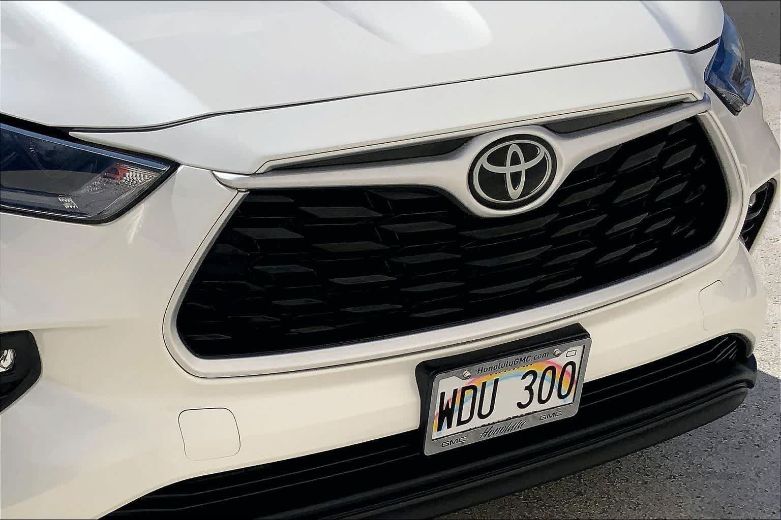 Used 2021 Toyota Highlander XLE FWD image 33