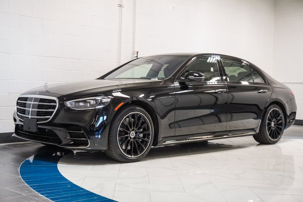 Used 2024 Mercedes-Benz S 580 4MATIC Sedan w/ AMG Line image 4