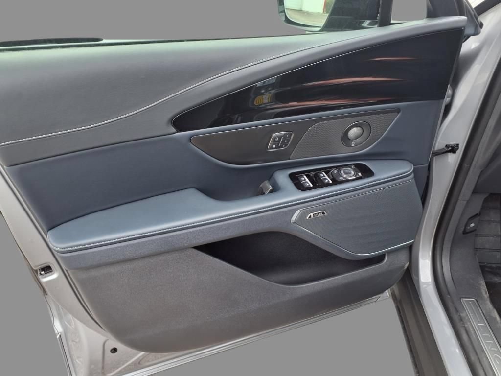 New 2025 Lincoln Nautilus Reserve AWD/4WD image 14