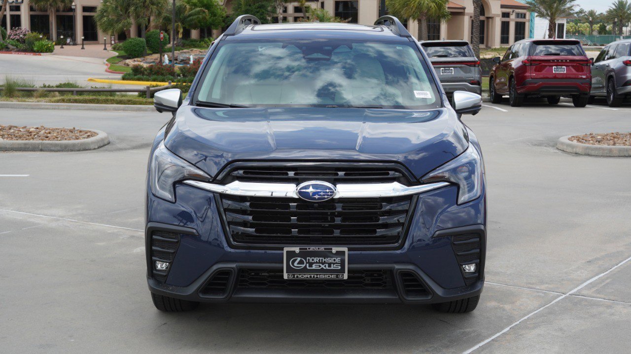 Used 2023 Subaru Ascent Limited w/ Technology Package AWD/4WD image 2