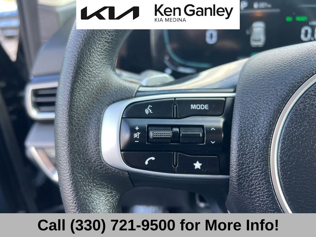Certified 2025 Kia Sportage LX image 31