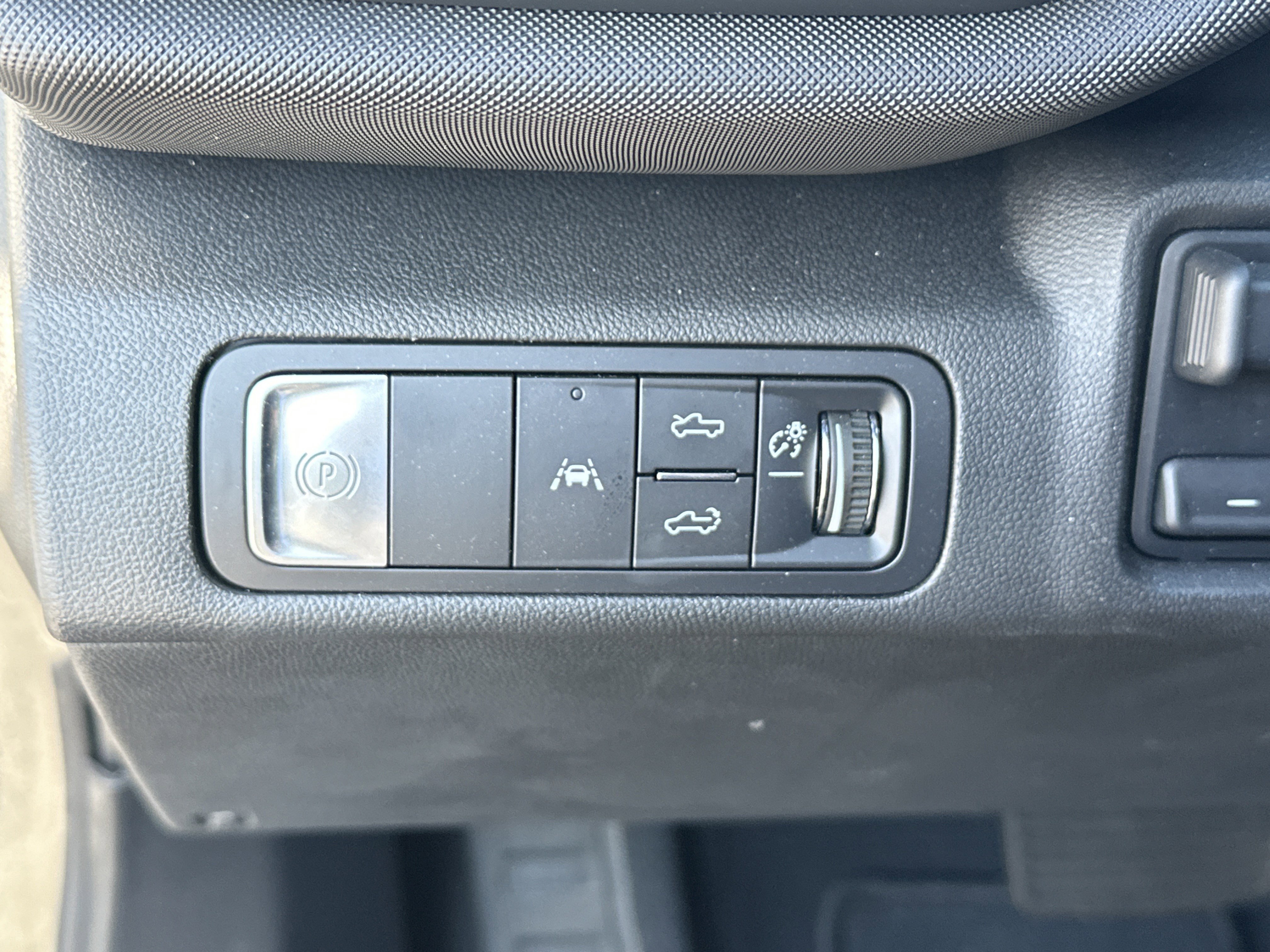 New 2025 Chevrolet Silverado EV LT image 25