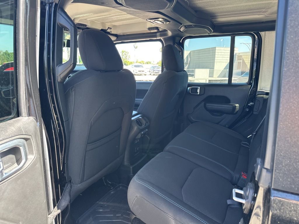 Used 2023 Jeep Wrangler Unlimited Rubicon 4xe image 10