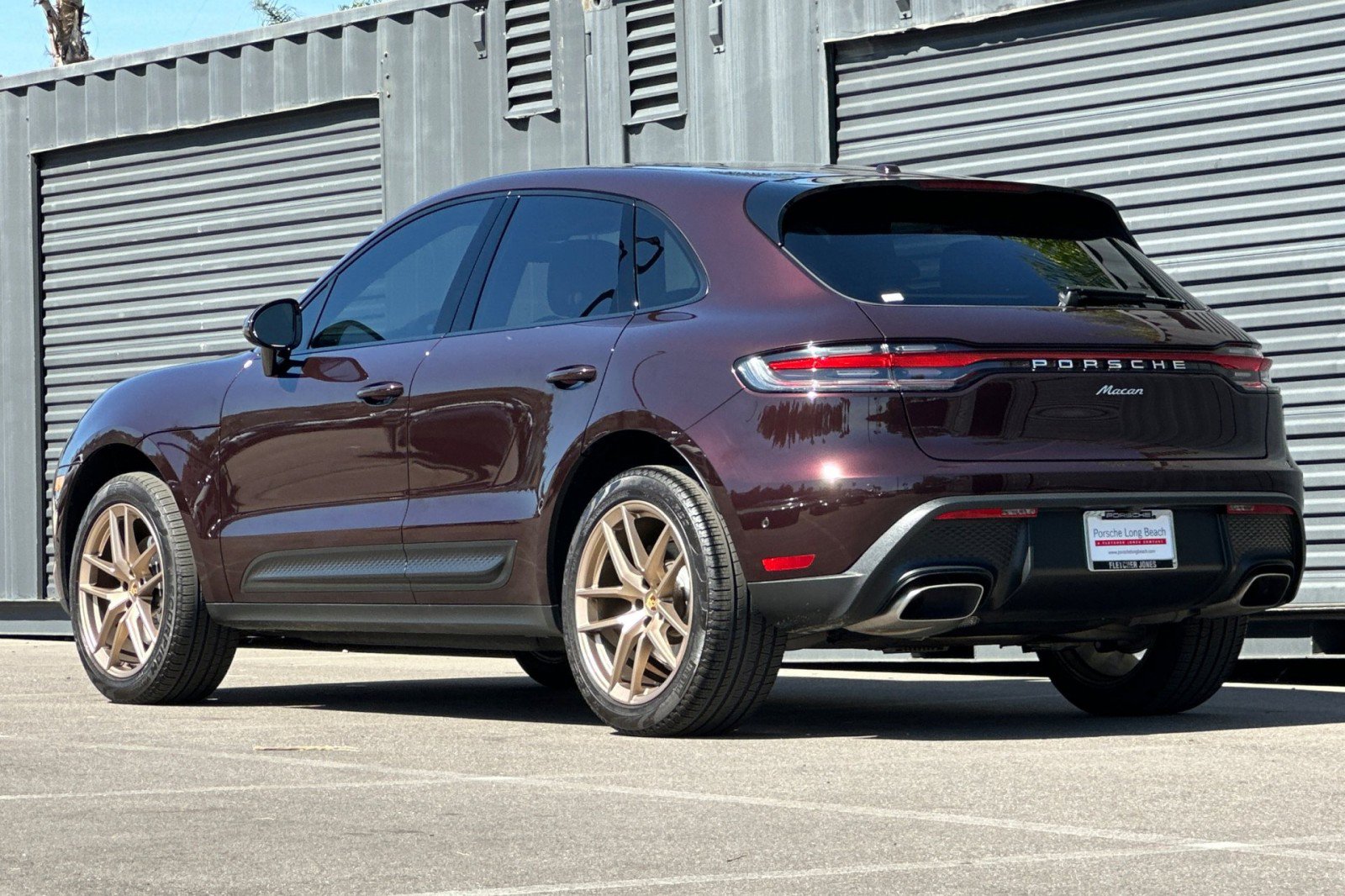 Certified 2023 Porsche Macan AWD image 3