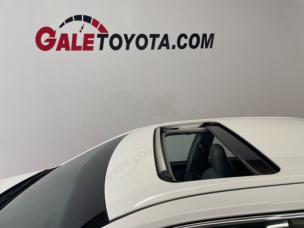 Used 2012 Toyota Camry XLE image 8