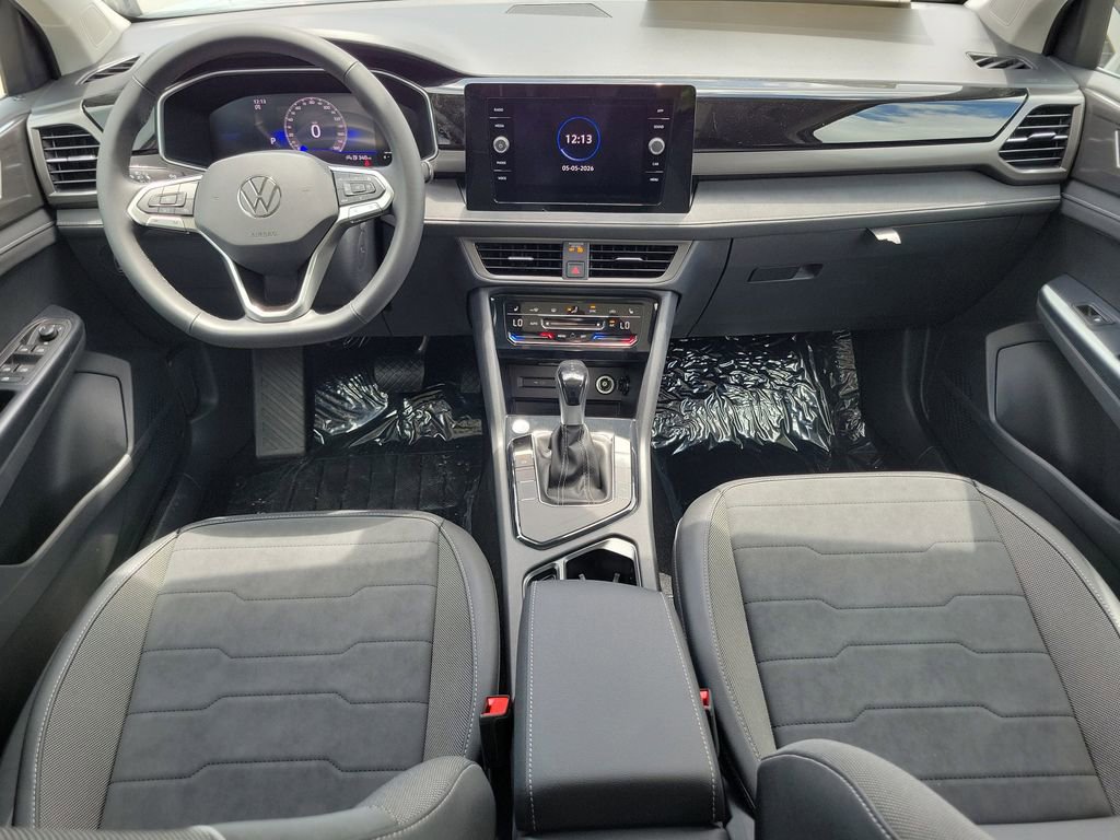 New 2026 Volkswagen Taos SE FWD image 6