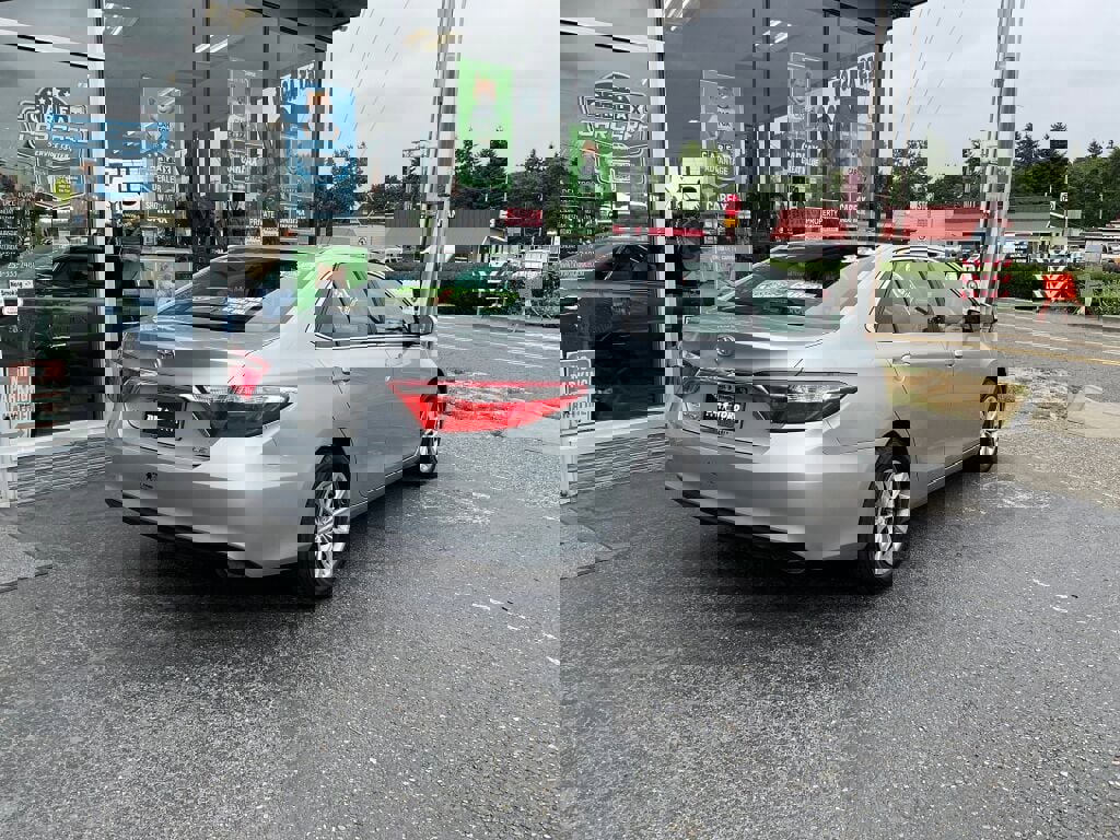 Used 2017 Toyota Camry LE image 5