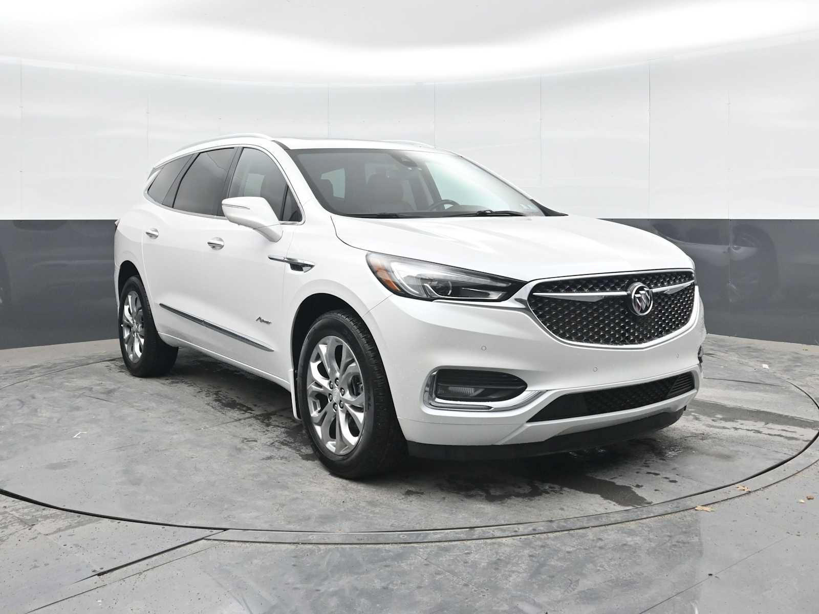 Used 2021 Buick Enclave Avenir w/ Avenir Technology Package AWD/4WD image 7