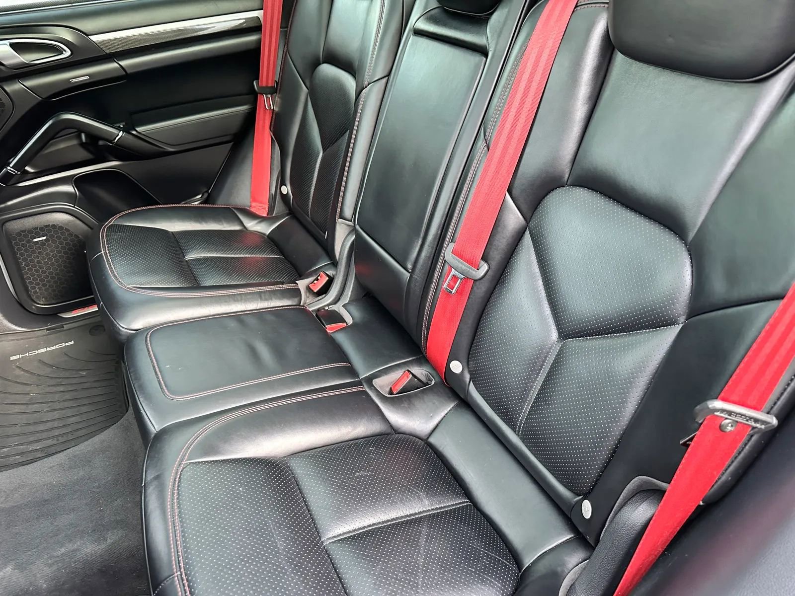 Used 2016 Porsche Cayenne GTS image 27