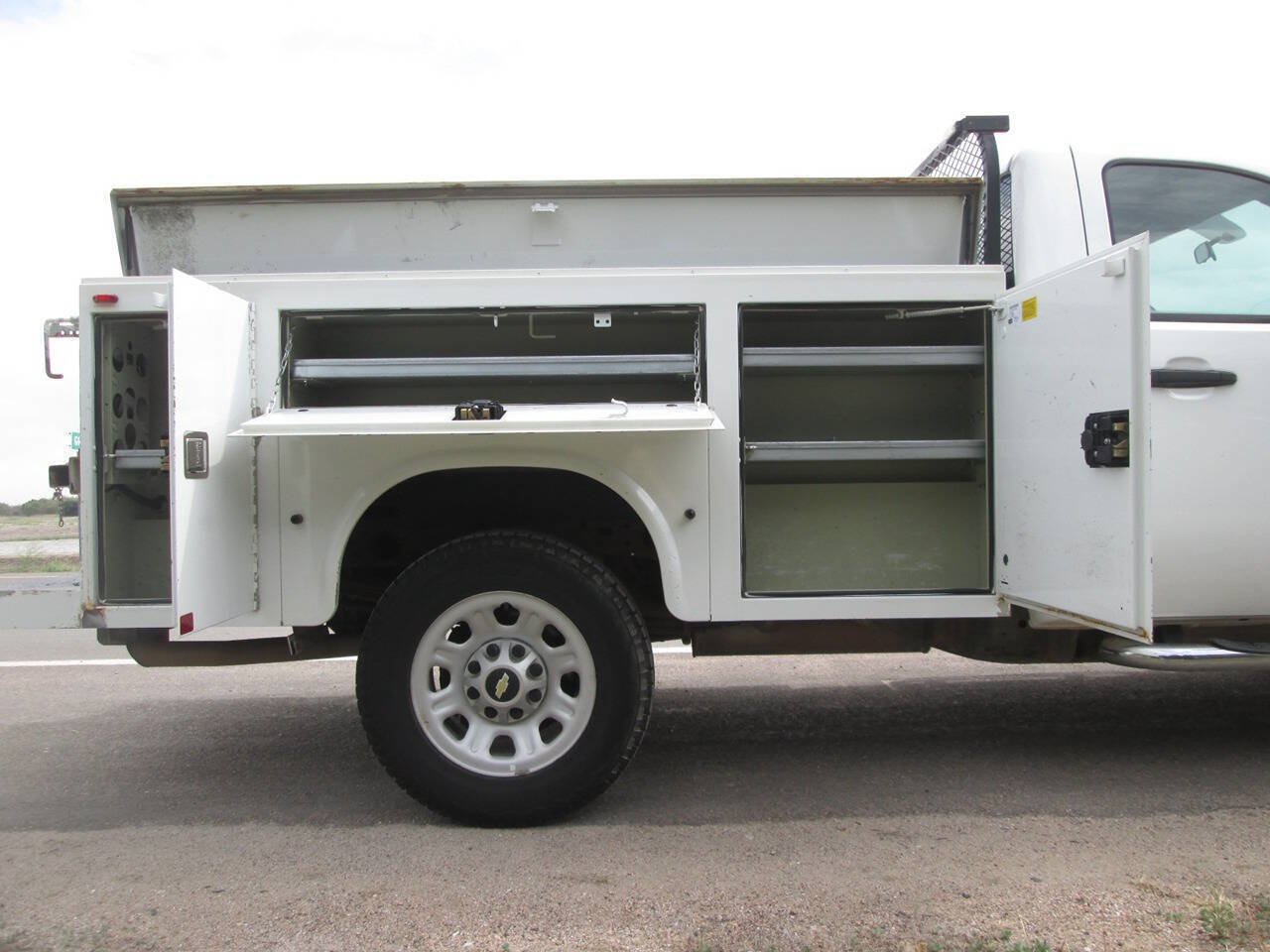 Used 2011 Chevrolet Silverado 2500 W/T AWD/4WD image 11